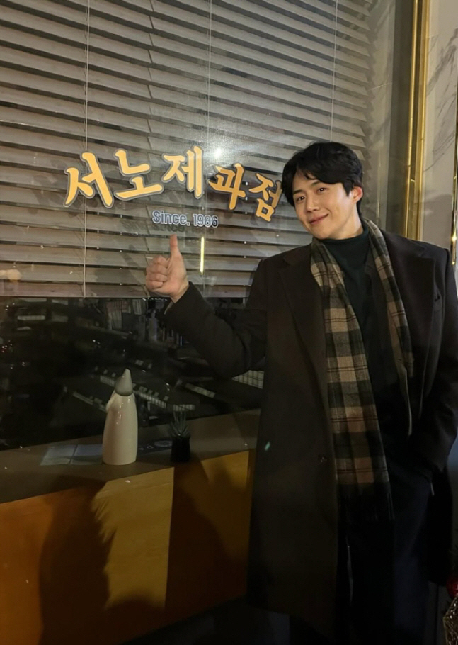 [SCin스타] 보조개로 팬심 흔든 김선호…‘폭싹 속았수다’ '금명바라기' 충섭 모드 근황 공개