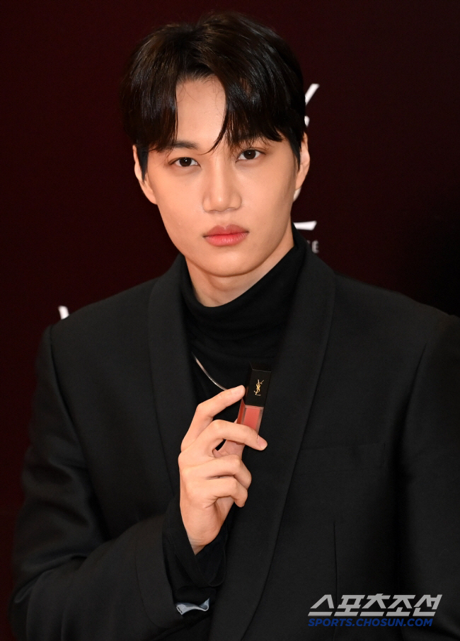 [공식]엑소 카이, 내달 21일 미니 4집 '웨이트 온 미' 발매…2년 만 신보