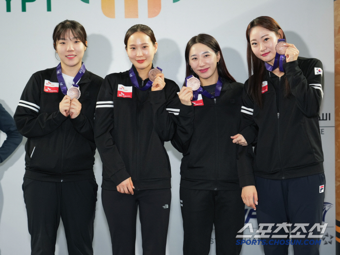 "韓펜싱 봄날은 계속된다" 女사브르 단체전X 男사브르 하한솔 나란히 월드…