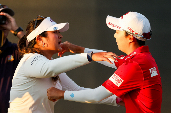 '기적의 8언더, 짜릿한 연장 우승' 김효주, 통산 7승에 상금 1000…