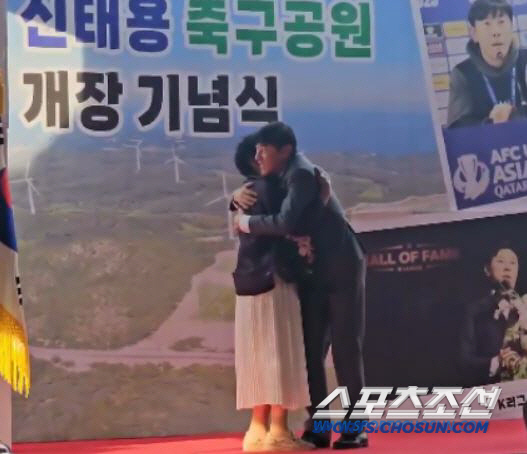 "초토화된 모습 가슴아파" '영덕의 아들'신태용 감독,자카르타서 오자마자…