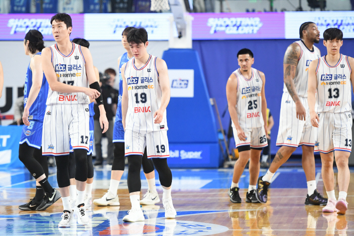 '우리도 혈투입니다' 탈꼴찌 경쟁, 2위-6강 싸움보다 후끈?…바닥권 '그들만의 빅매치'도 끝까지 가나