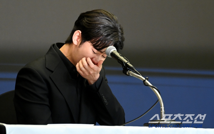 김수현 "'스타 김수현'으로서 거짓을 진실이라 할 수 없어..꼭 증명할 …