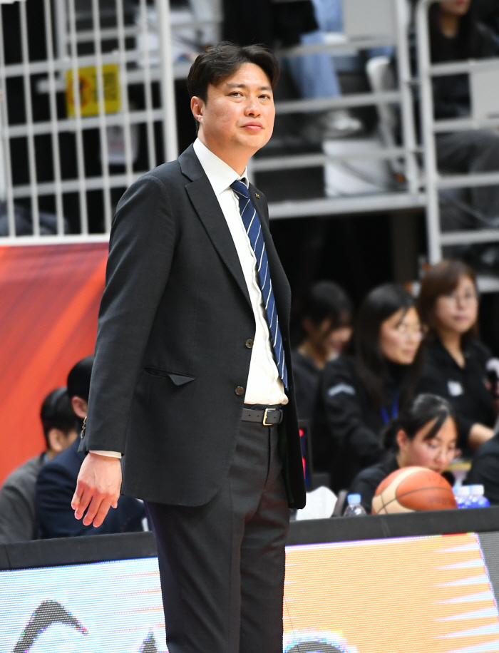 [현장인터뷰]'6위 경쟁' 김상식 "끝까지 가봐야 안다" vs '2위 싸…
