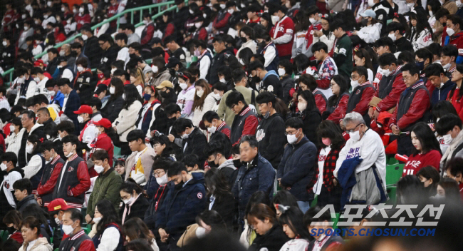 '과분한 1000만' 축제는 끝났다.. KBO와 9개구단 '우리는 관리 …