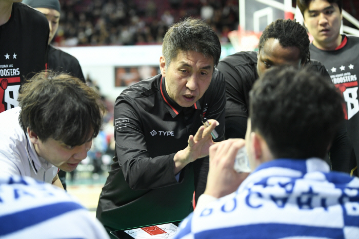 [현장리뷰]'해결사는 해먼즈!' 수원 KT 파죽의 5연승, 정관장 88-…
