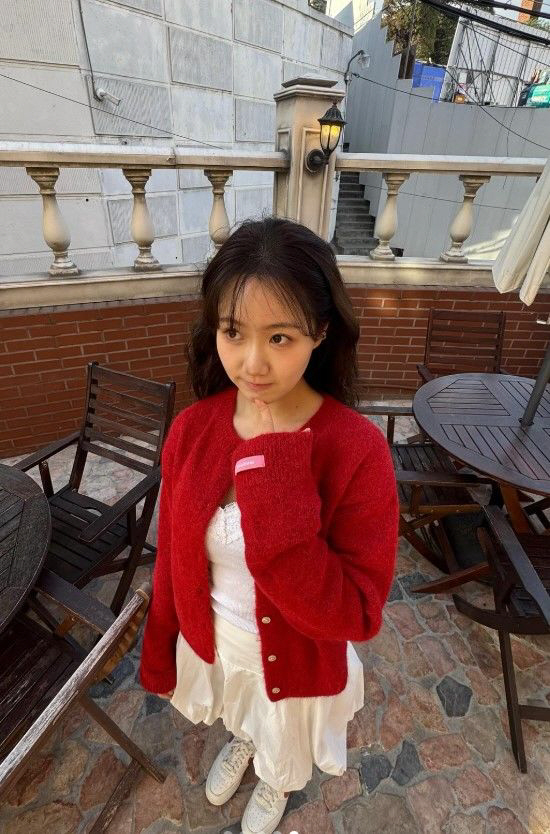 [SCin스타] ‘빵꾸똥꾸’는 이제 안녕…26살 진지희, 성숙미 터진 근…
