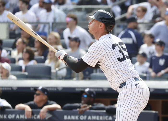 논란의 '어뢰 배트' 하퍼도 주문했다, MLB규정 위반 아니라니 확산 조…