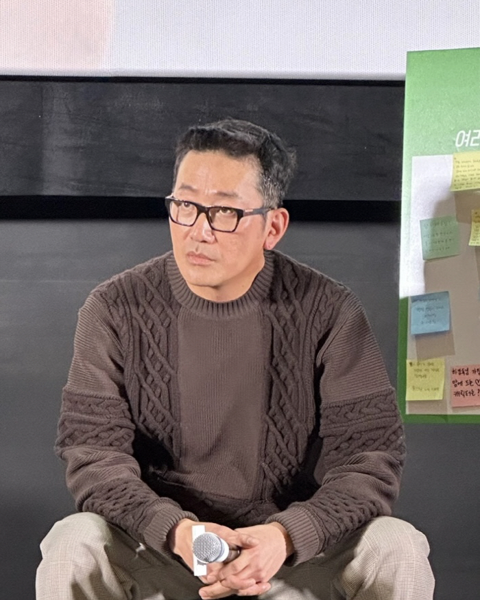 하정우, '급성 맹장염' 투혼 빛났다…'로비', 엄지렐라들 모여라 이벤트…