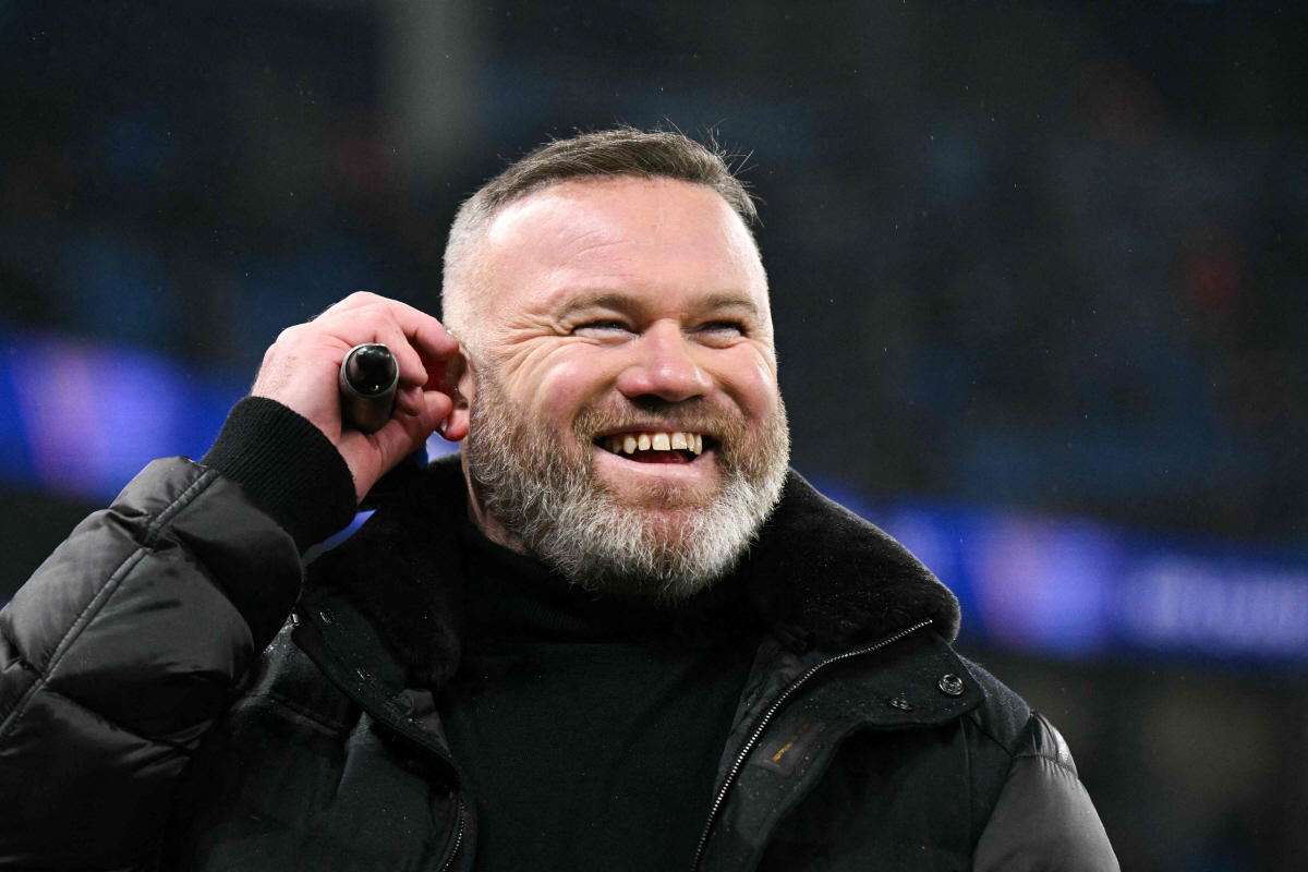 충격! '이 따위 인간이 레전드?' 루니의 추잡한 민낯. 만취+노상방뇨 …