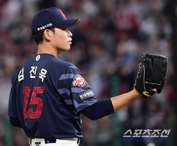 압도적 관심→데뷔 5년차에도 떼지 못한 '유망주' 꼬리표…김진욱의 도전과…