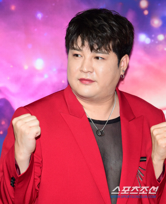 슈주 신동, 공개열애♥발표 1년 만에..."3년 반 만난 여친, 작년 4…