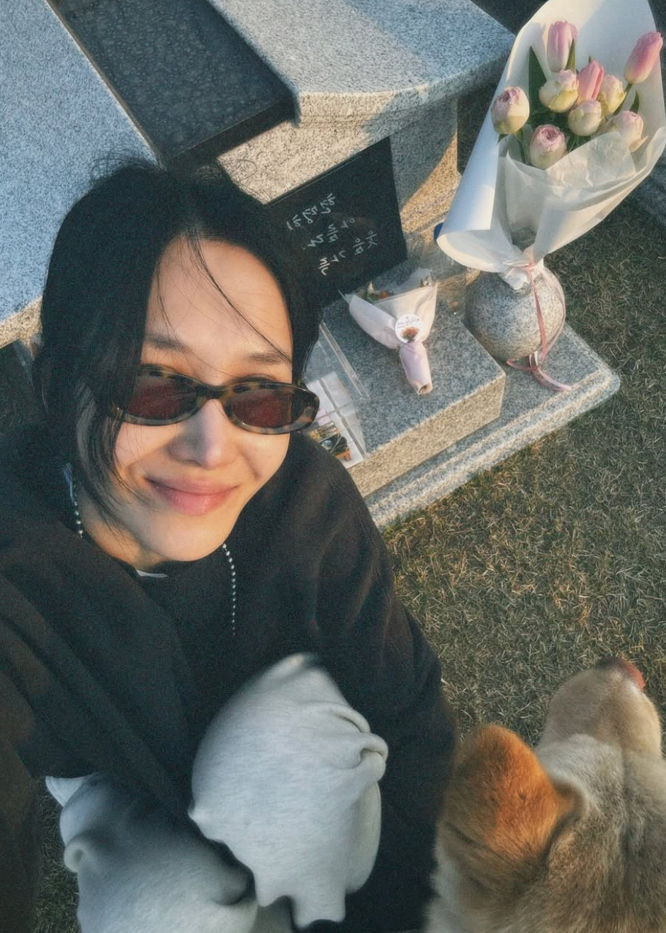 '엄태웅♥' 윤혜진, 지난해 떠난 母 묘소 찾아 "보고싶다 내사랑"