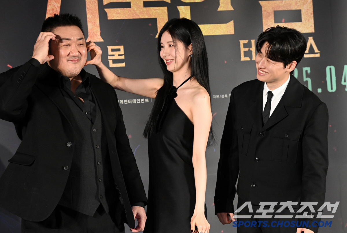 [포토] 서현, 마동석 얼굴에 하트