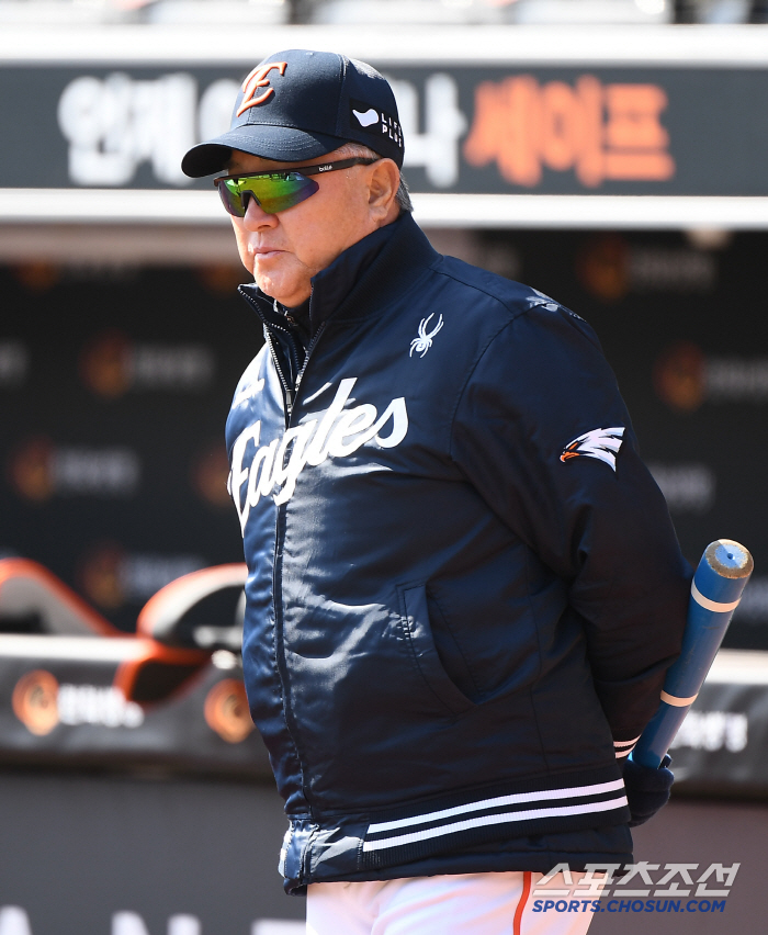 "문동주 주2회? 고민중" 1일 경기 취소→일정 조정 대신 한명만 쉰다 …
