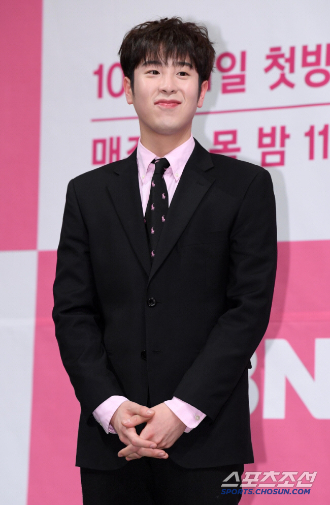 설리 친오빠 "피오와 1년간 교제"…피오 측 "사생활이라 확인 어려워"[…