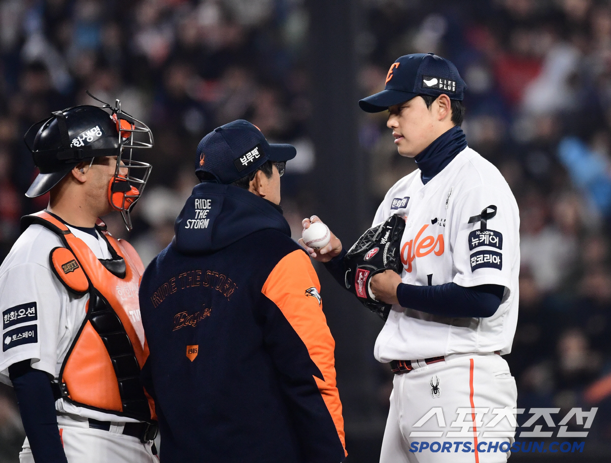 "예전 문동주와는 달라" 80구 준비→2이닝 42구만에 '퀵후크'…최고 …