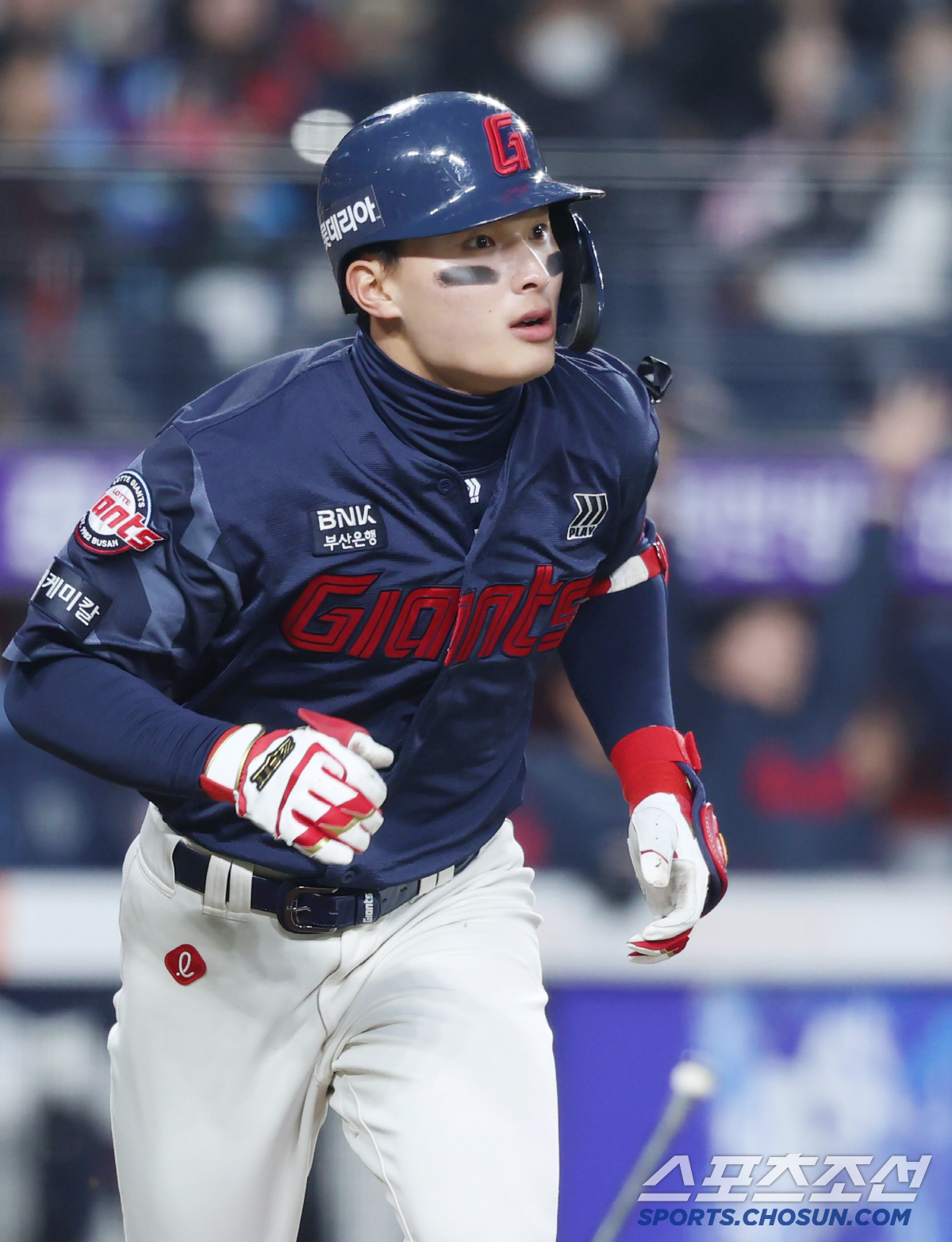 문동주 무너뜨린 윤동희 몬스터샷→정훈 쐐기포→김진욱 2G 연속 호투+첫승…