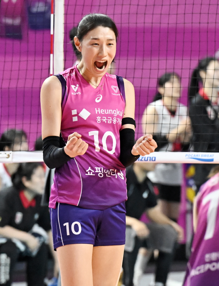 "와.. 김연경..." → '벽' 느낀 적장의 탄성. 도저히 막을 수 없었다 [챔프전 포커스]
