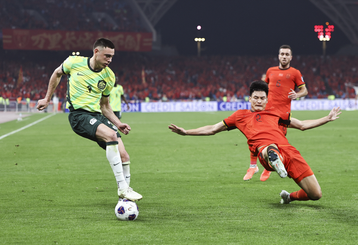 '14억 마지막 희망 물거품 된다'...中 축구, 월드컵 진출 꿈도 못 …