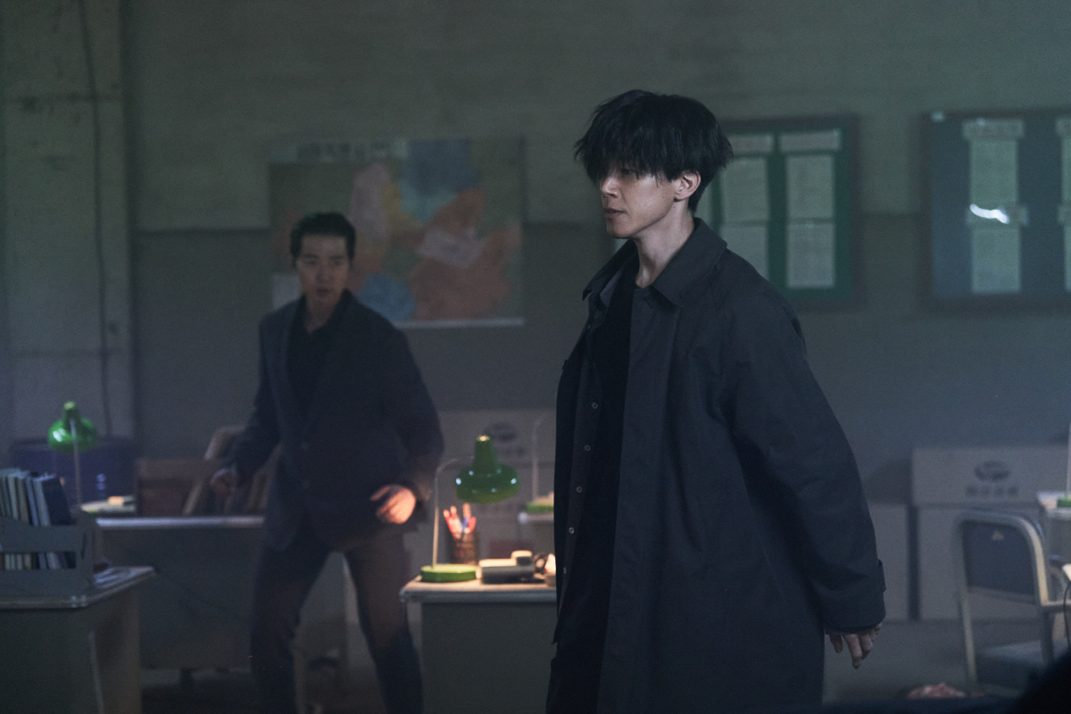 김무열, 킬러 이혜영의 스승됐다…독보적인 카리스마 예고 ('파과')