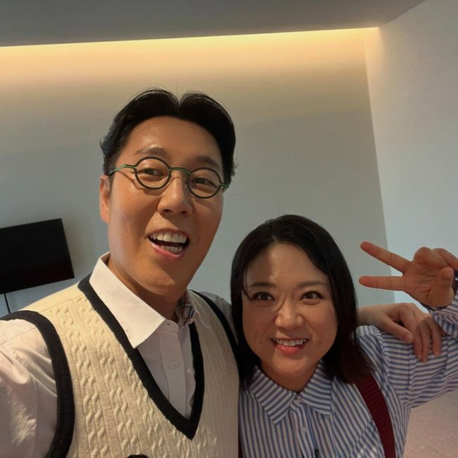김숙♥구본승, 방송용 열애였나..다른 男연예인 품에 쏙! 달달 포옹 포착