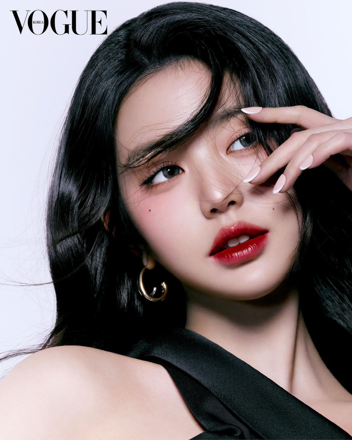 장원영, 현실판 바비…CG 미모! "패션·뷰티=끝없는 도전"