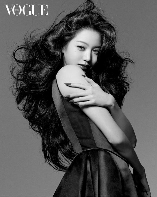 장원영, 현실판 바비…CG 미모! "패션·뷰티=끝없는 도전"