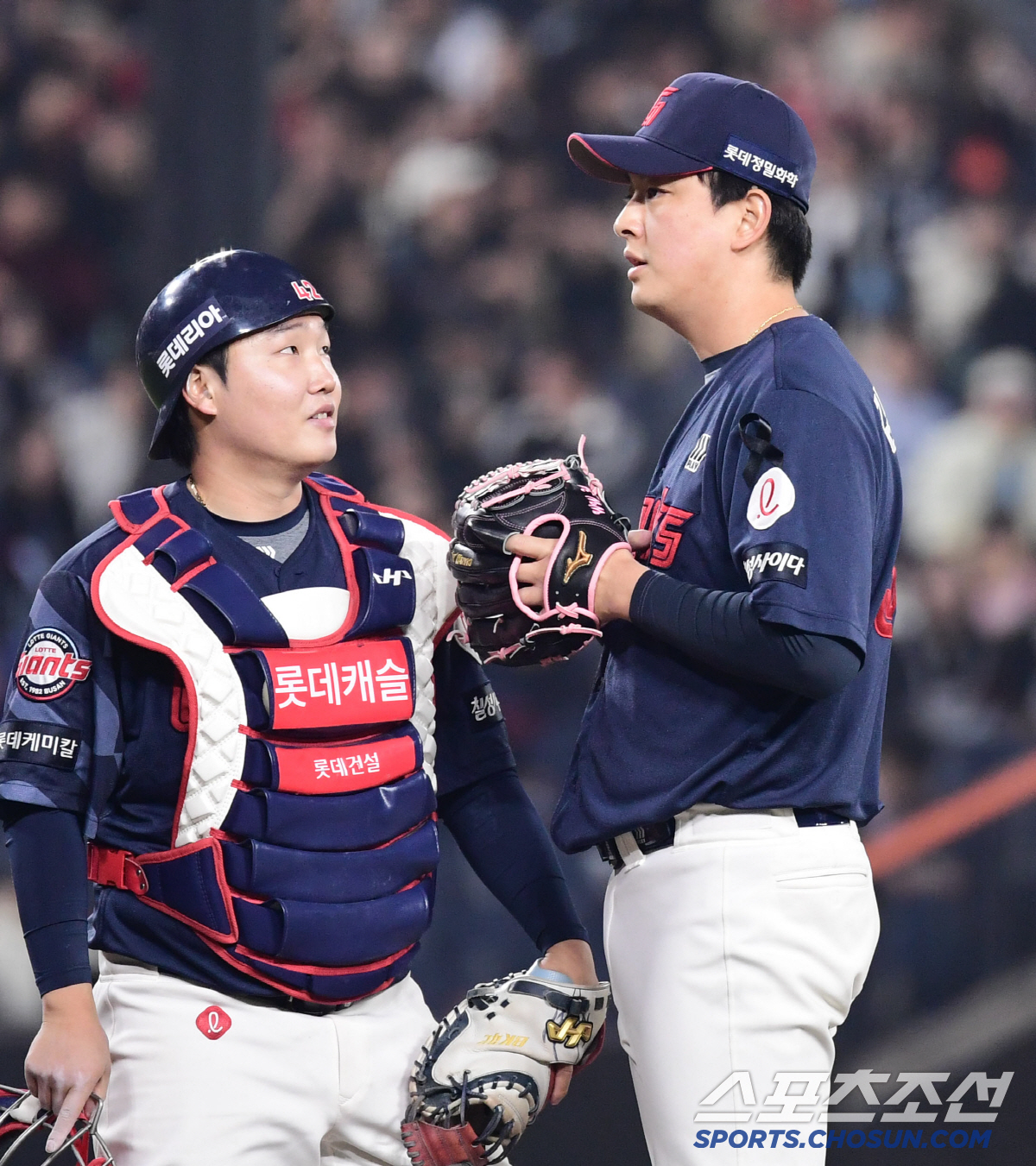"오늘 잘 던졌는데…" 나균안부터 찾은 사령탑, 3연승의 기쁨보다 짙은 …