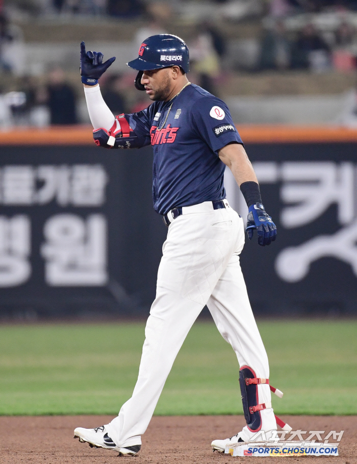 "오늘 아침, 김원중이 내게 '기'를 줬다"…타율 0.167 부진했던 2…
