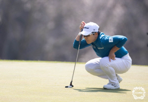 '역시 신지애' 2R까지 1오버파 기록…KLPGA 60경기 연속 컷 통과