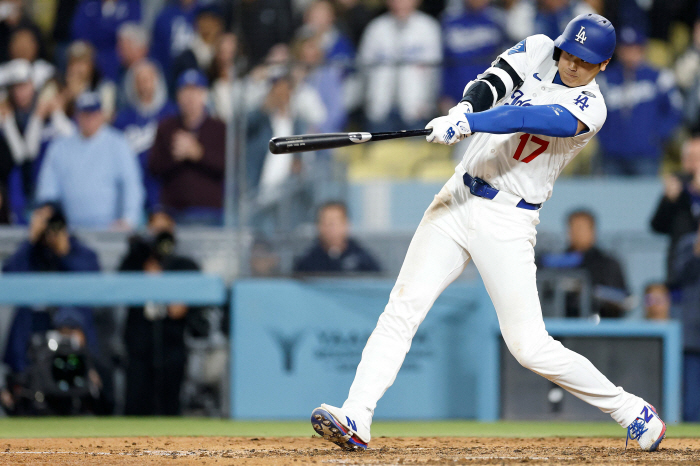'어뢰 배트' 열풍? 본인 배트로 한 방에 잠재운 오타니, "NL MVP…