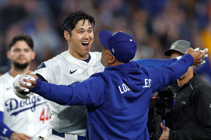 '어뢰 배트' 열풍? 본인 배트로 한 방에 잠재운 오타니, "NL MVP…