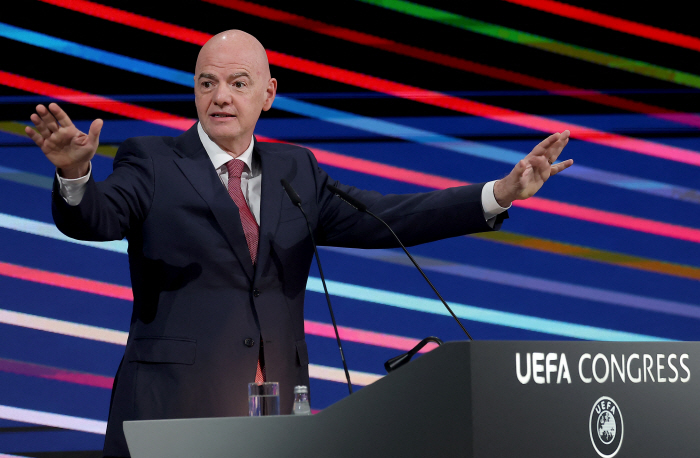 '친중' FIFA, 월드컵 참가국 '32→48→64' 확대안 내놨다! 참…