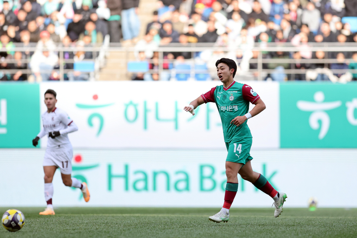 돌풍을 폭풍으로...'단독 선두' 대전하나, 울산이어 전북까지 '현대가 …