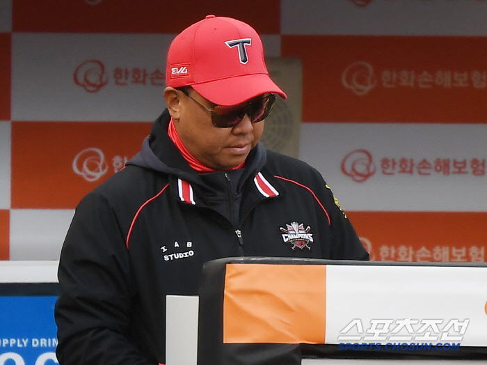 KIA 홍종표 '문책성 말소' → 꽃범호 엄중경고 "어려운 시기에 다들 …