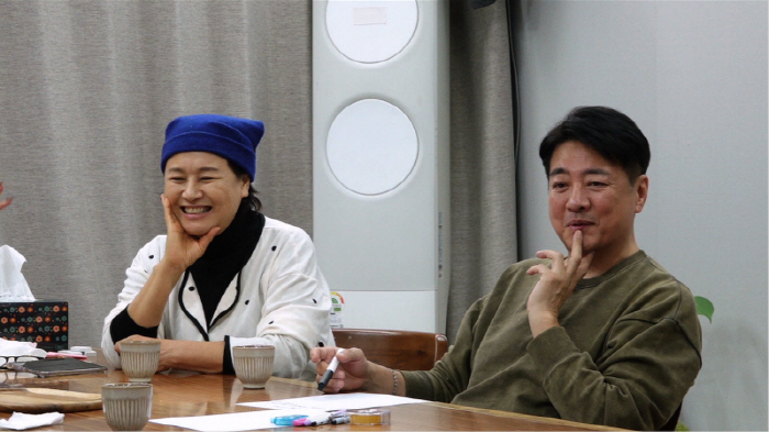 '기러기 10년' 윤다훈, ♥10세 연하+둘째 딸 유학 중인데..여자 셋…