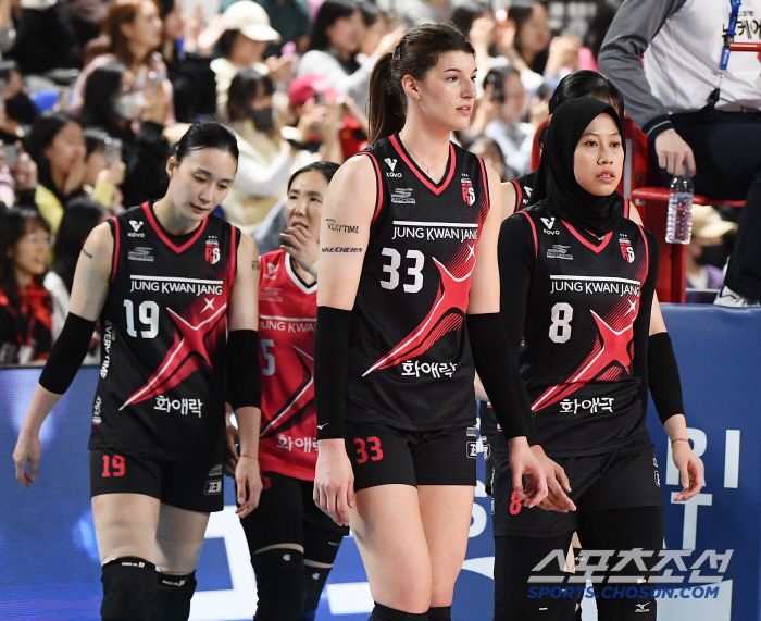 '김연경 선수, 1경기 더 해야죠' 정관장의 기적, 역대급 2세트 명승부…