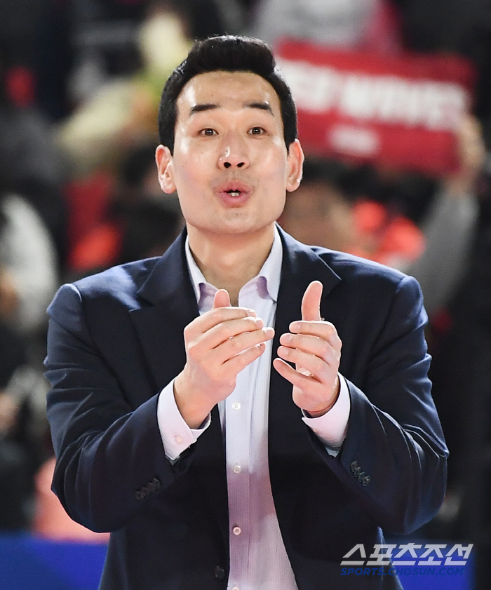 '김연경 선수, 1경기 더 해야죠' 정관장의 기적, 역대급 2세트 명승부…