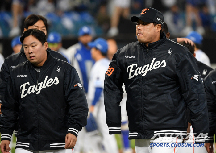'해도 해도 너무하네' 17타자 연속 범타·9회까지 안타는 단 3개...…