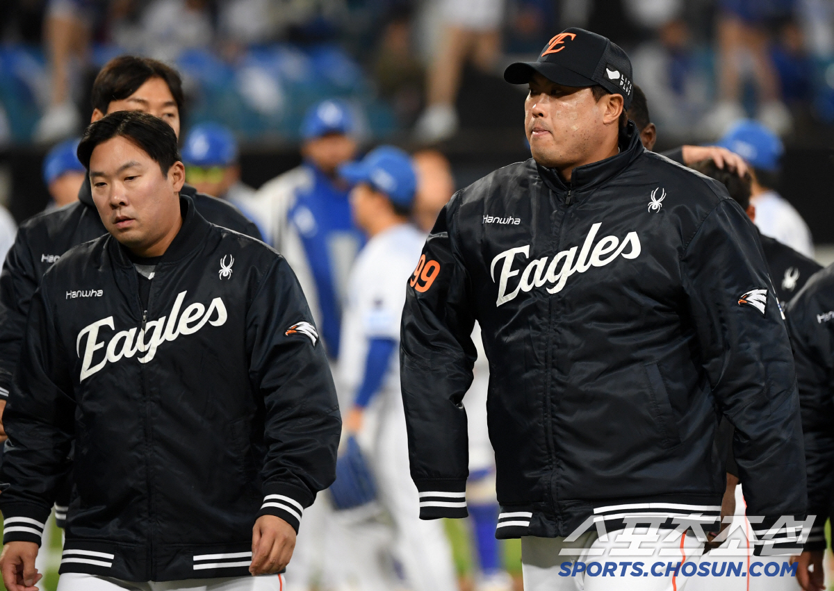 '해도 해도 너무하네' 17타자 연속 범타·9회까지 안타는 단 3개...…
