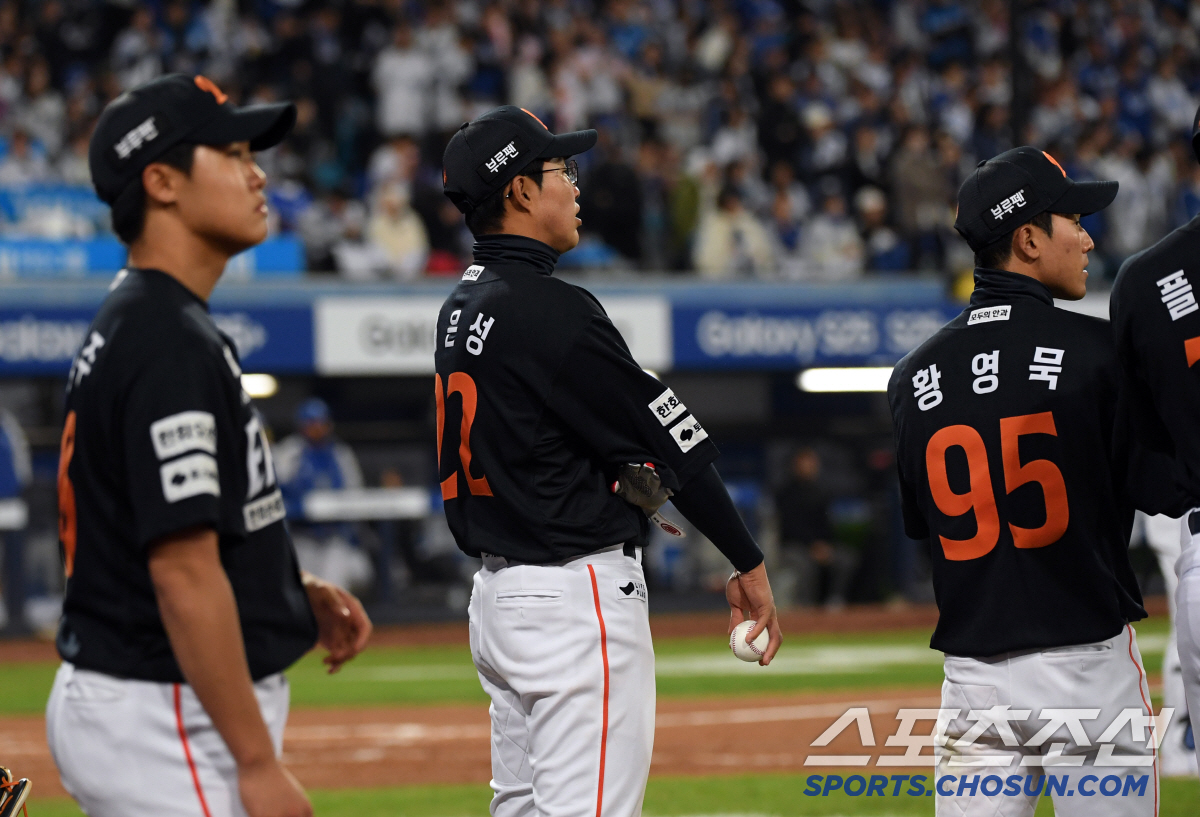 '해도 해도 너무하네' 17타자 연속 범타·9회까지 안타는 단 3개...…