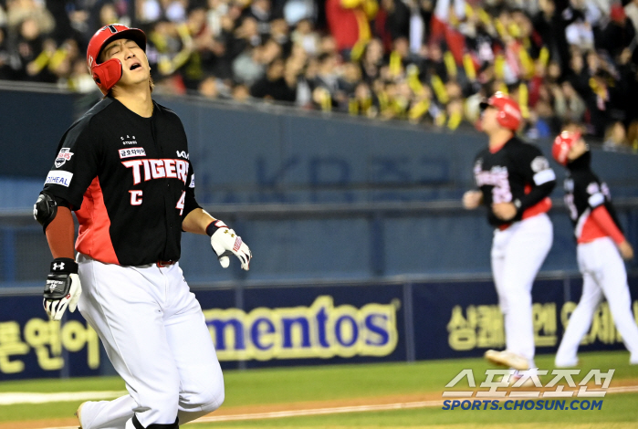 '10안타+5볼넷=2점' KIA의 이상한 득점공식. 최형우 '역대 최초 4200루타' 빛 바랬다