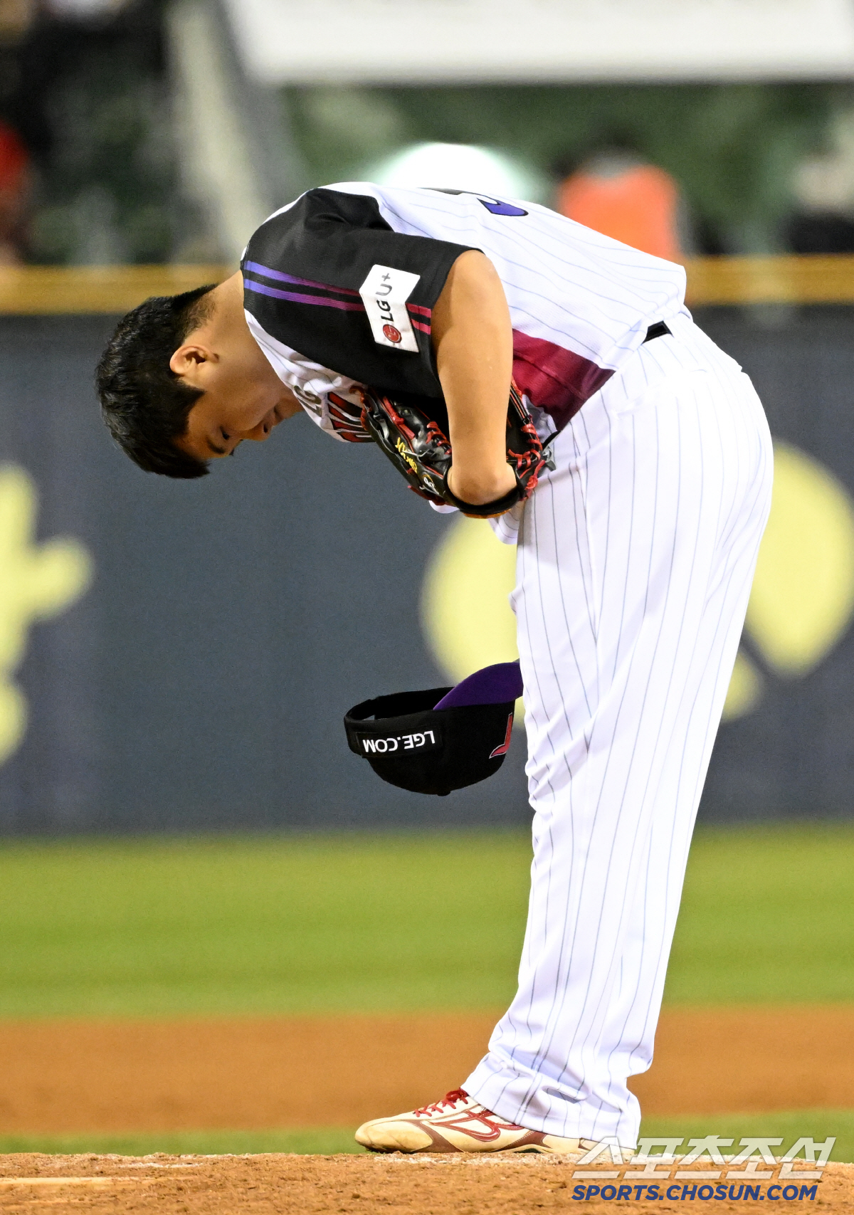 '그동안 감사했습니다' 장현식 90도 인사에 환호 보낸 KIA 팬들, 깔…