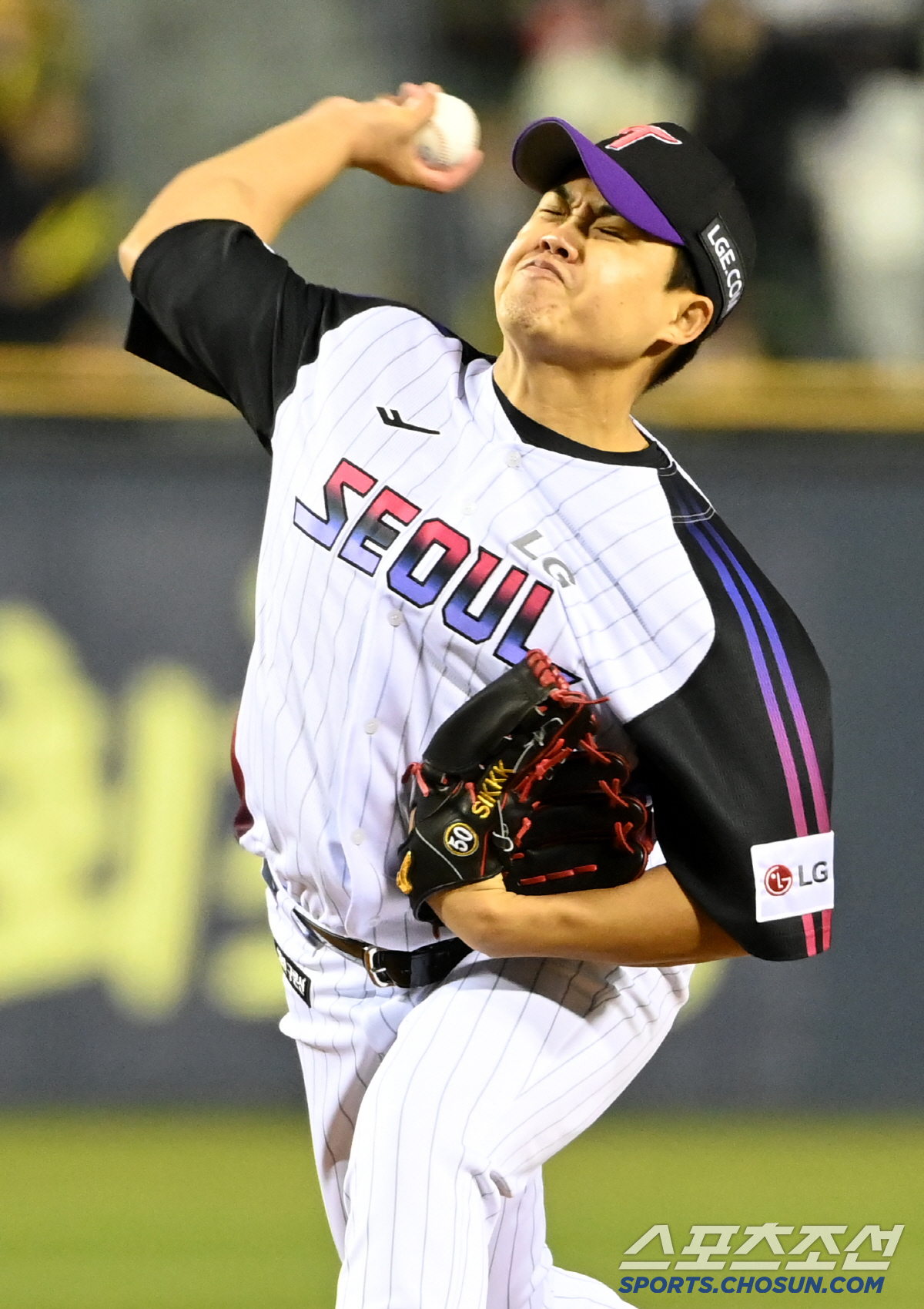 '그동안 감사했습니다' 장현식 90도 인사에 환호 보낸 KIA 팬들, 깔…