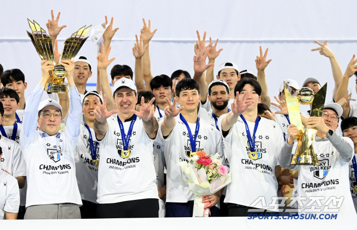 "시즌 MVP? 주신다면 감사히…" 화살처럼 지나간 우승 시즌, '캡틴' 허수봉이 돌아본 1년 [인터뷰]