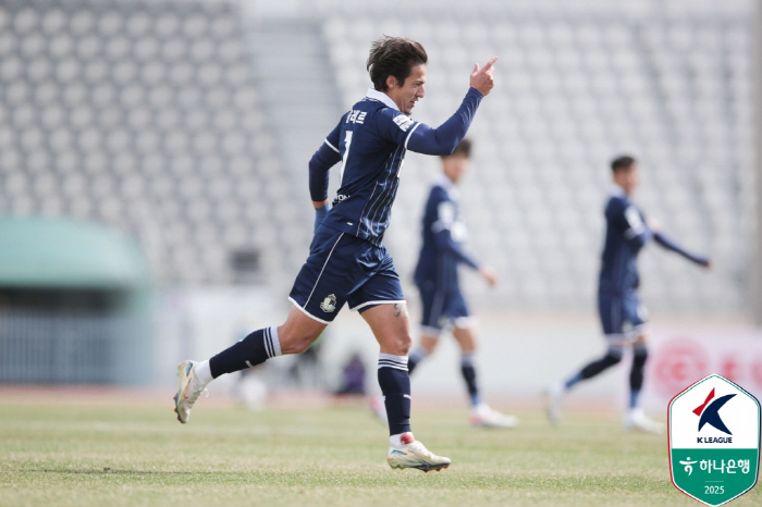'에울레르 멀티골' 서울 이랜드 무섭다, 천안 3-0 잡고 1위 질주(종합)