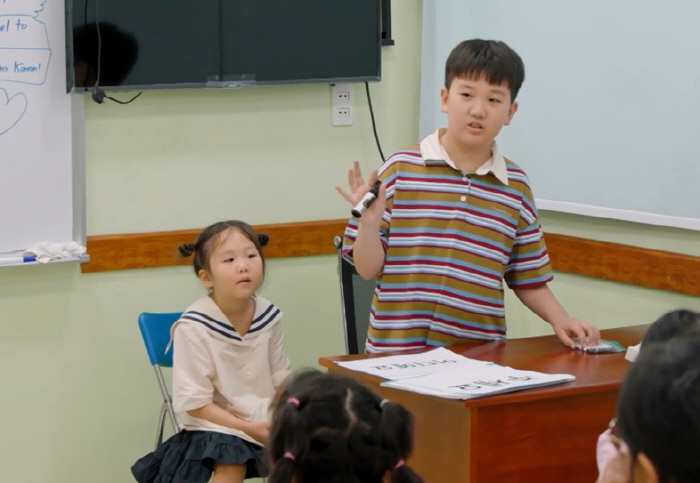 장윤정 子 연우, 영재 맞네..수준급 영어실력, 베트남 친구에 한국어 강의('내생활')