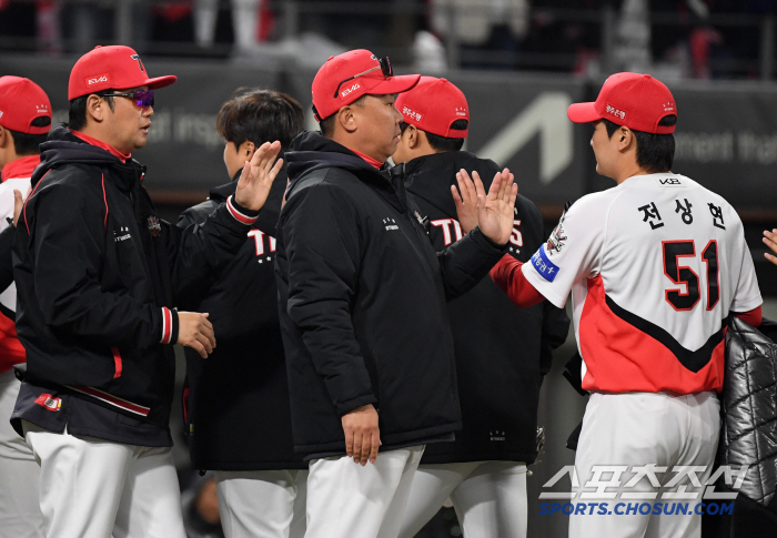꽃범호는 왜 '자연재해급' 줄부상에 자책을 했을까 → "주전 3명 4명 …
