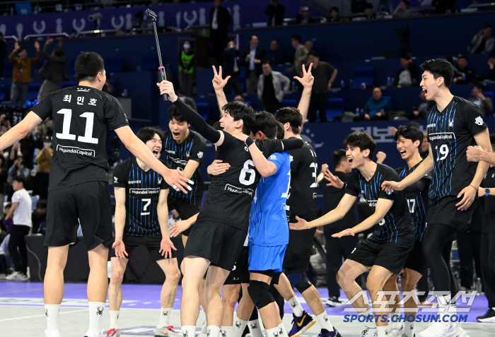'블랑+레오' 영입한 구단의 결단, 새 역사 쓴 퍼펙트 우승, 다시 '그…